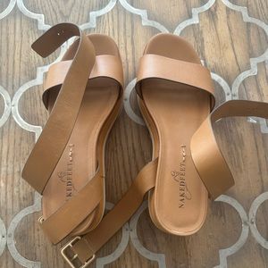 Naked feet platforms size 8